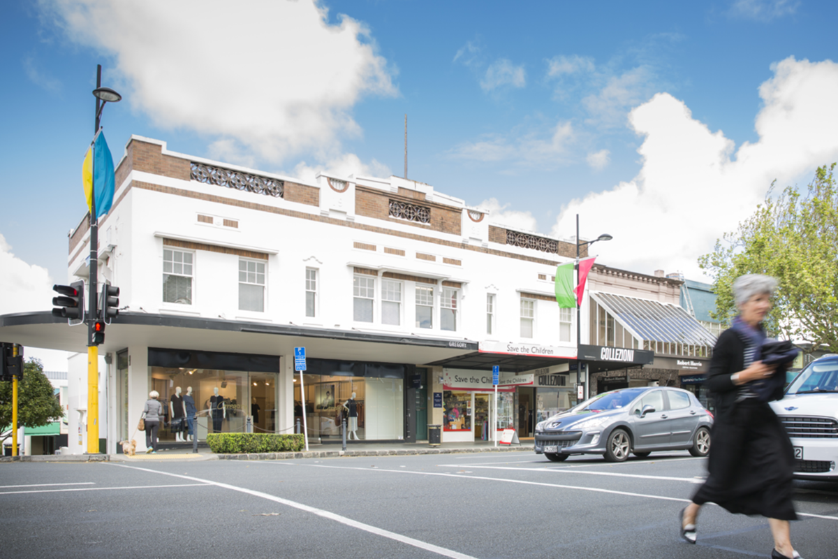 A street with shops in Remuera.